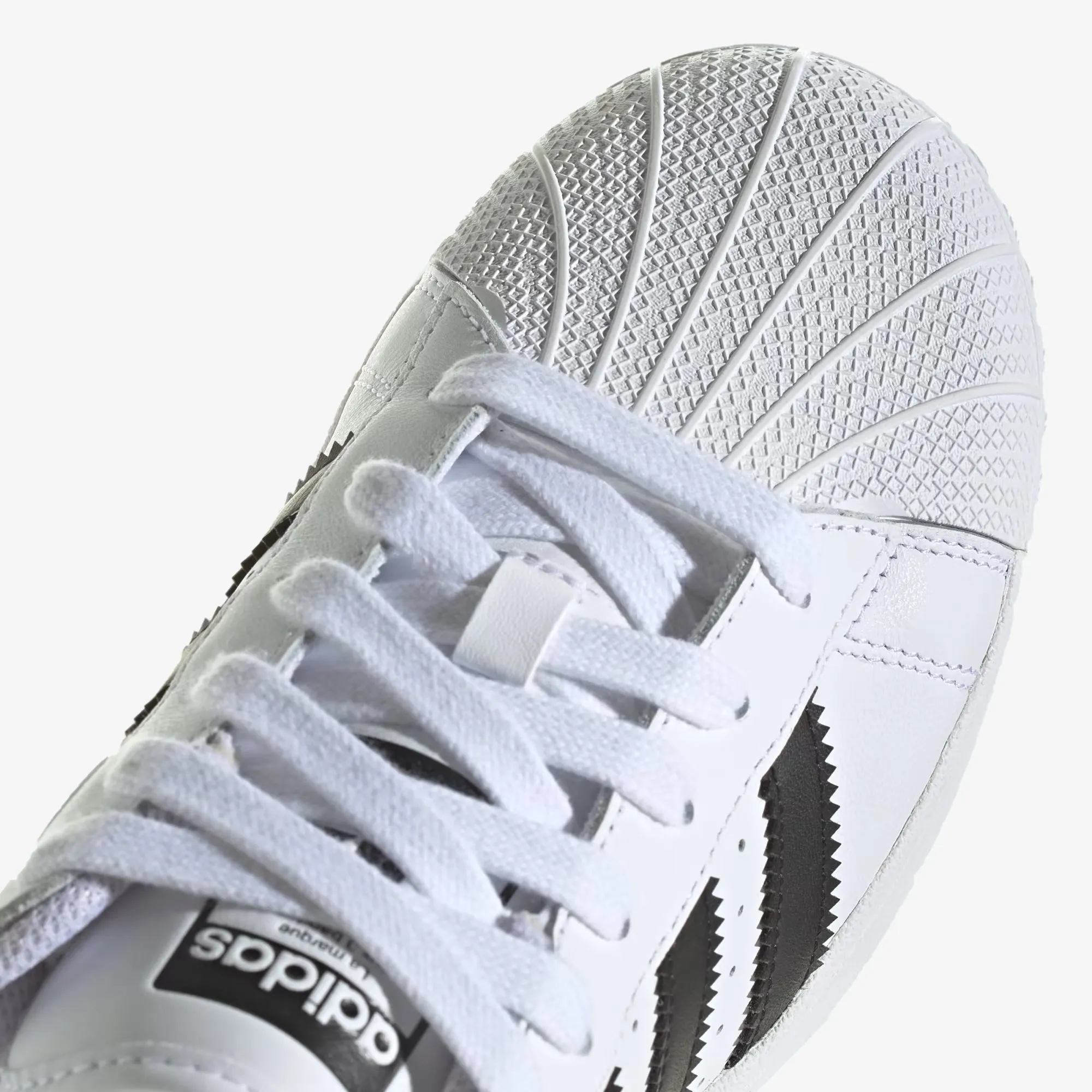 Adidas Originals | SUPERSTAR XLG  { CLOUD WHITE/CORE BLACK/CLOUD WHITE