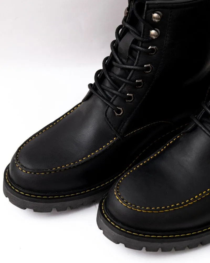 boots moc-toe black