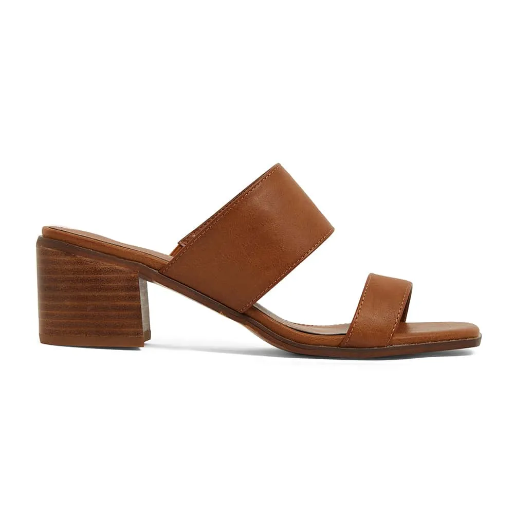 Edge Heel in Tan Smooth