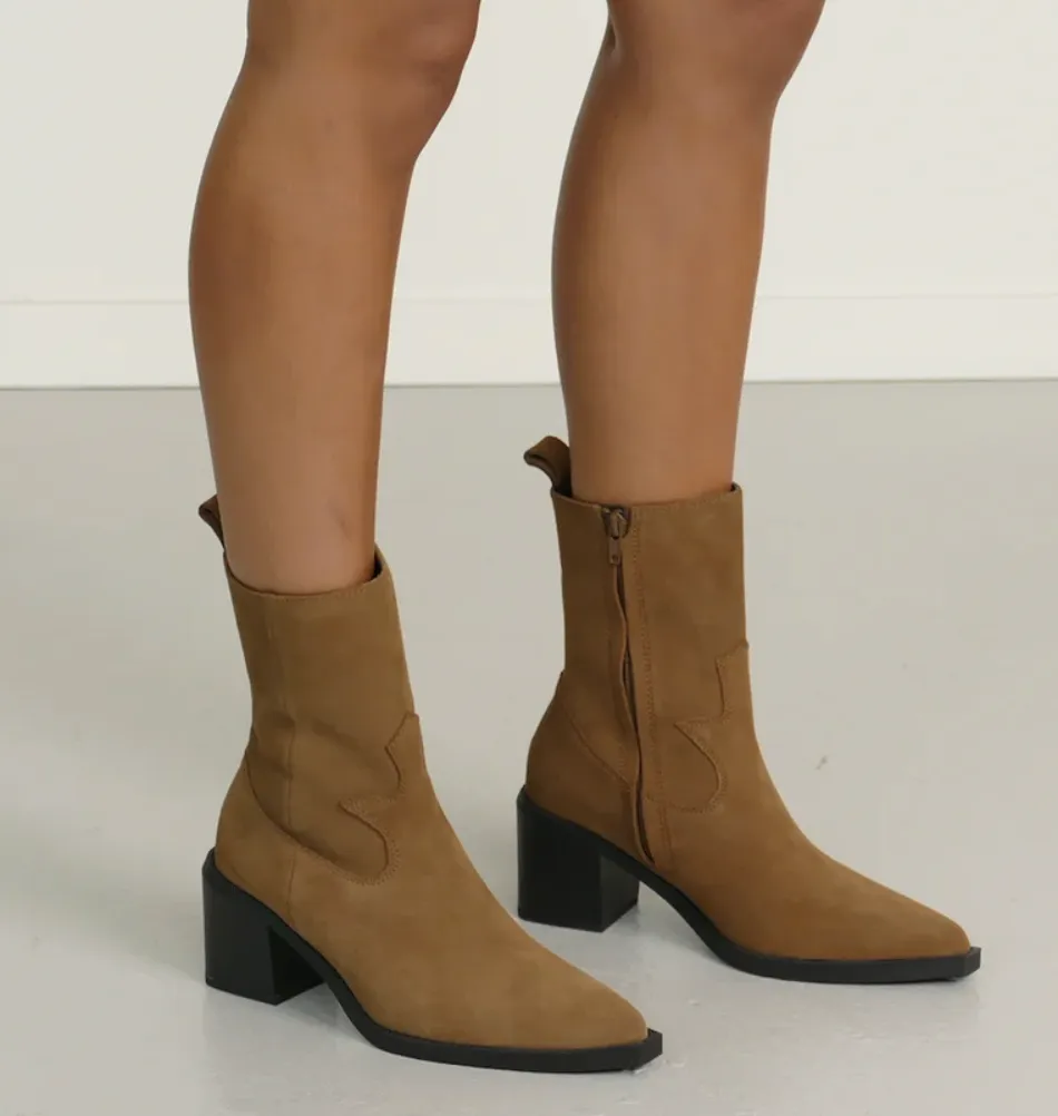 Philip Hog Dalia Camel Cowboy Boot