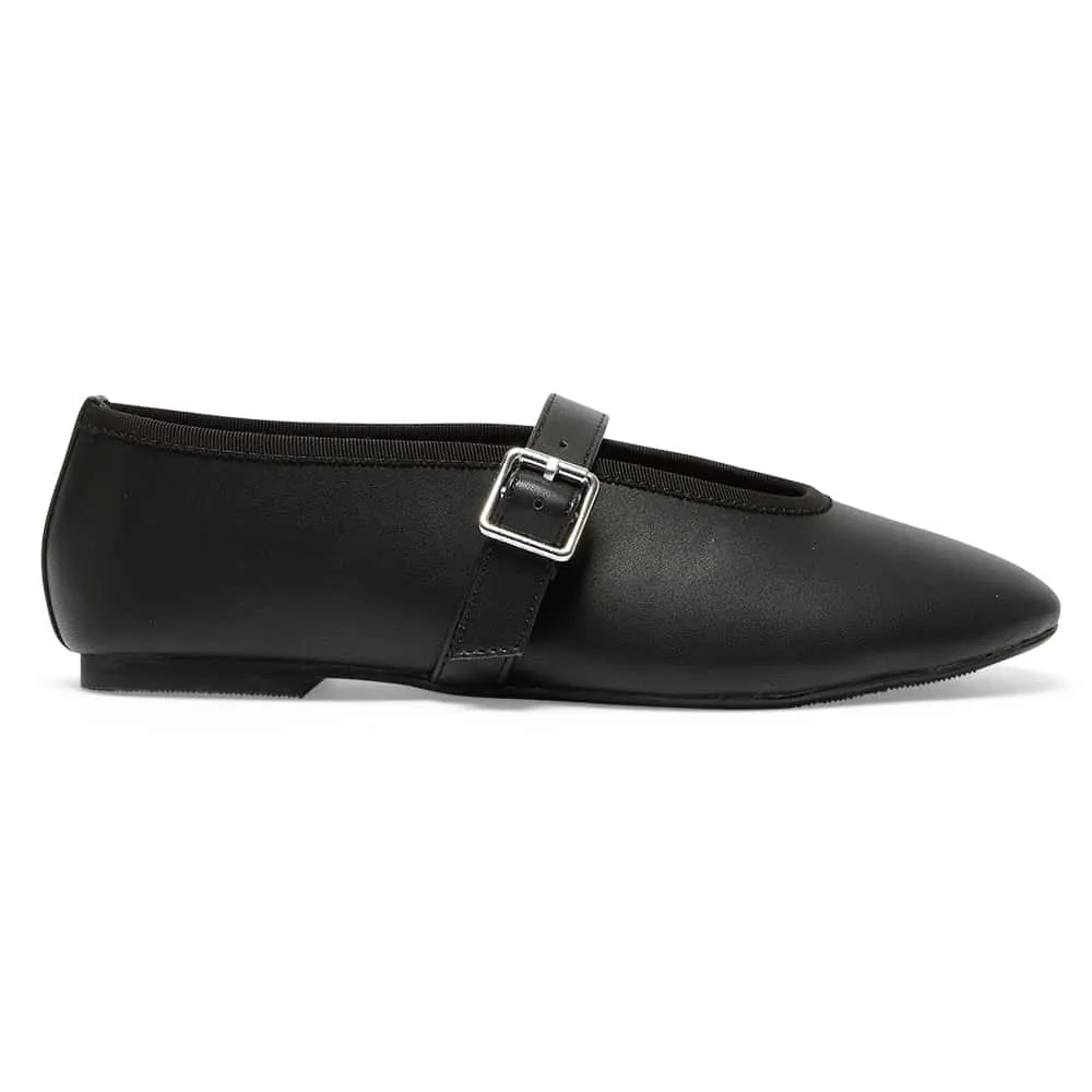 Robyn Flat in Black Smooth