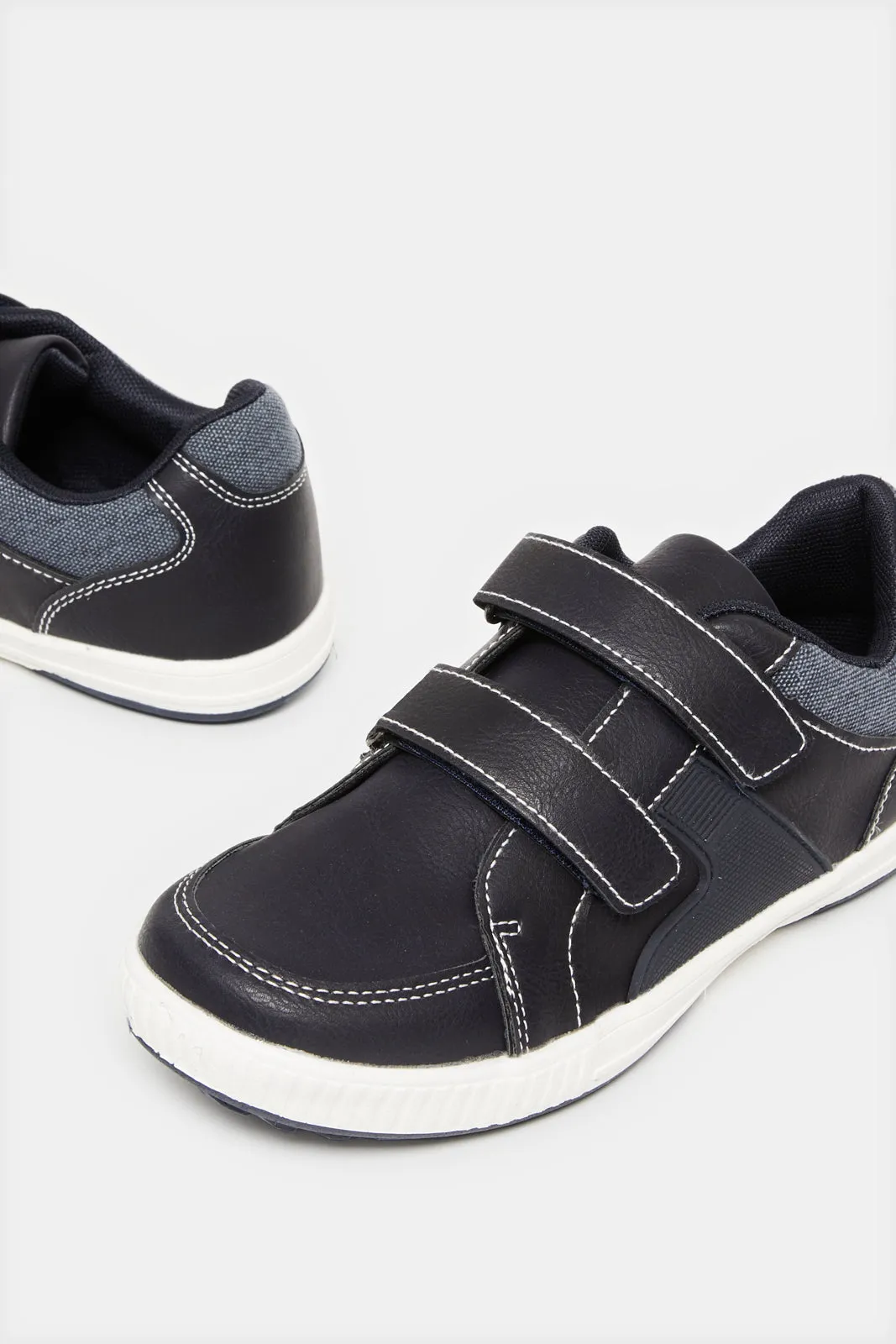 Senior Boys Black Sneakers