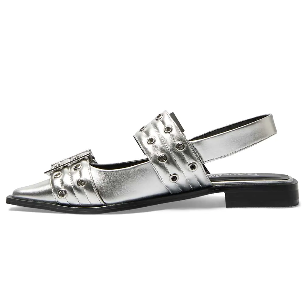 Suzie Flat in Silver Metallic